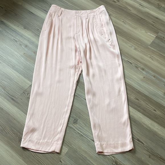 Gap Pink Drapey Trouser Pleated Pants Lt pink Womens size 8 Belt loops Tapered - Picture 3 of 12